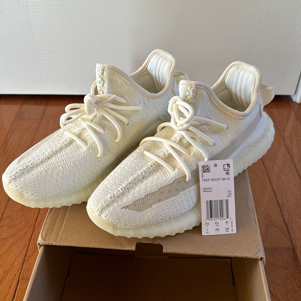 Yeezy Boost 350 V2 Size 7 US Men’s White Ice Cream